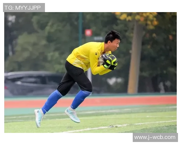 足球运动员承受的巨大压力与心理挑战探讨